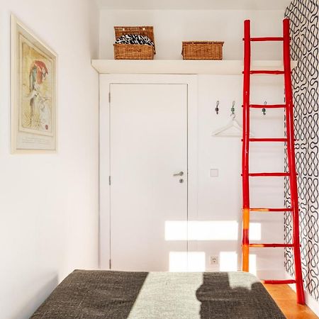 Joivy Chic 2Br Apt In Bairro Alto, 2Mins To Sao Pedro De Alcantara Viewpoint Lisboa Exteriér fotografie