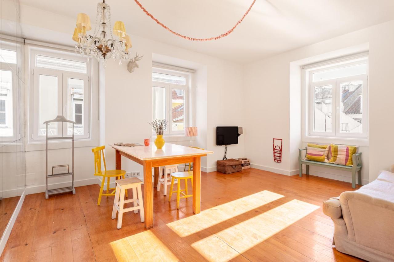 Joivy Chic 2Br Apt In Bairro Alto, 2Mins To Sao Pedro De Alcantara Viewpoint Lisboa Exteriér fotografie